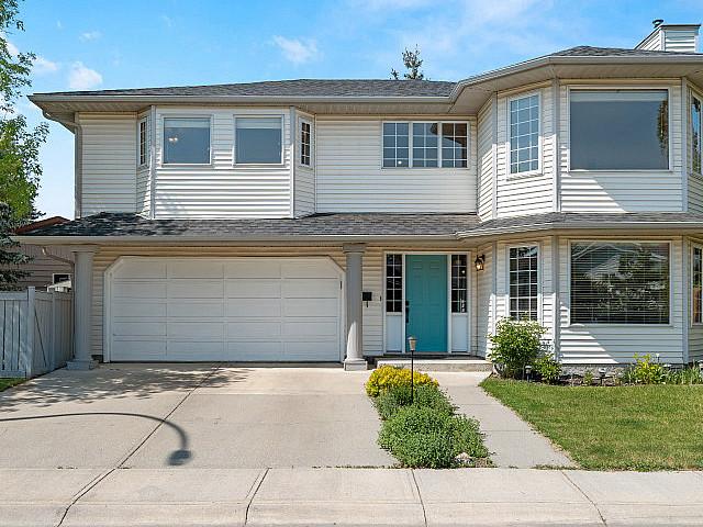 House for sale in Okotoks, Alberta