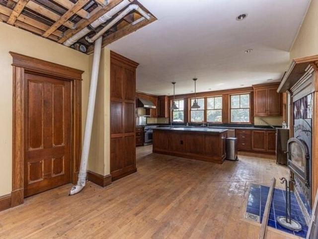 House for sale in Chelmsford, Middlesex County