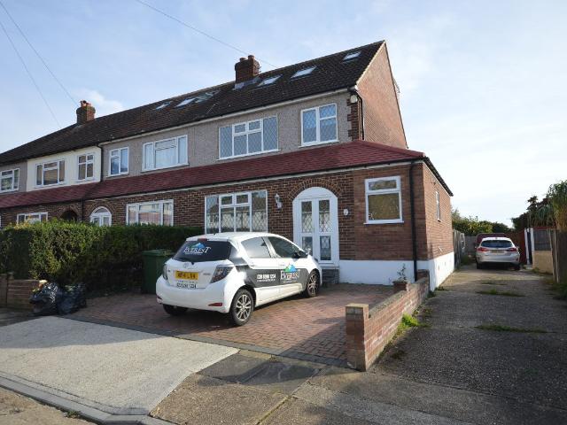 Apartment for rent in Collier Row, Greater London