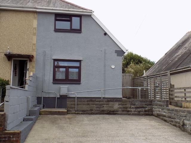 House for rent in Nangreaves, Wales