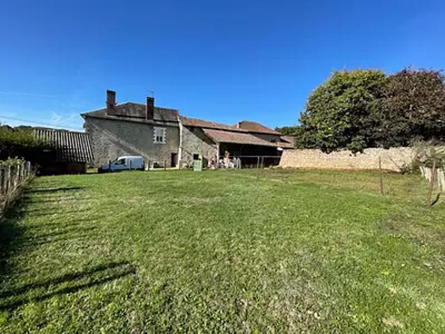 Maison vente à Rochechouart, Gorre