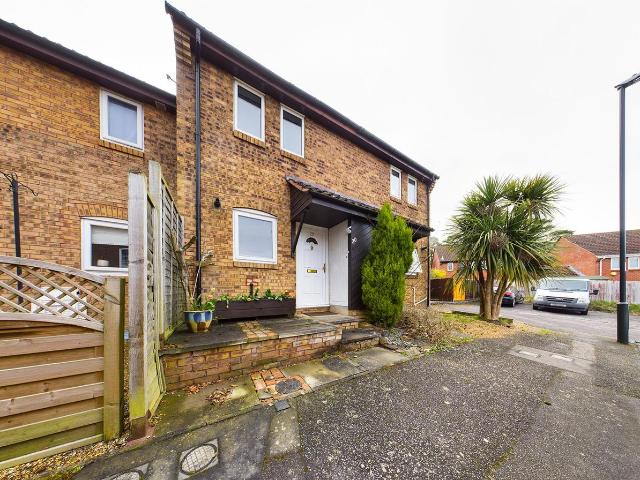 House for rent in Broadfield, Glynde