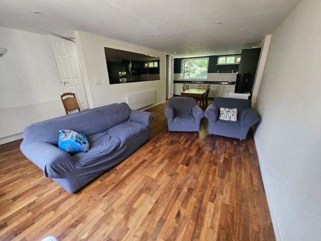 House for rent in Spike Island, Feckenham