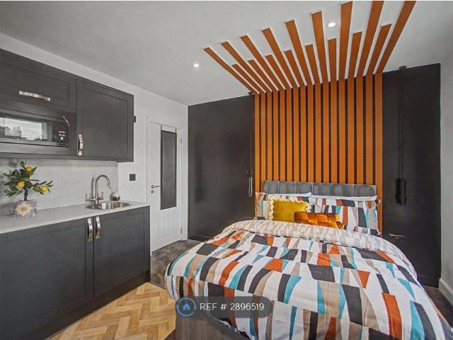 House for rent in Reddish, Greater Manchester