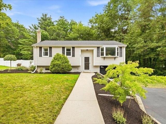 House for sale in Hanson, Massachusetts