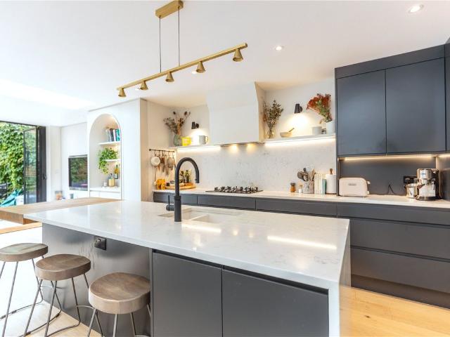 Apartment for rent in Balham, Greater London