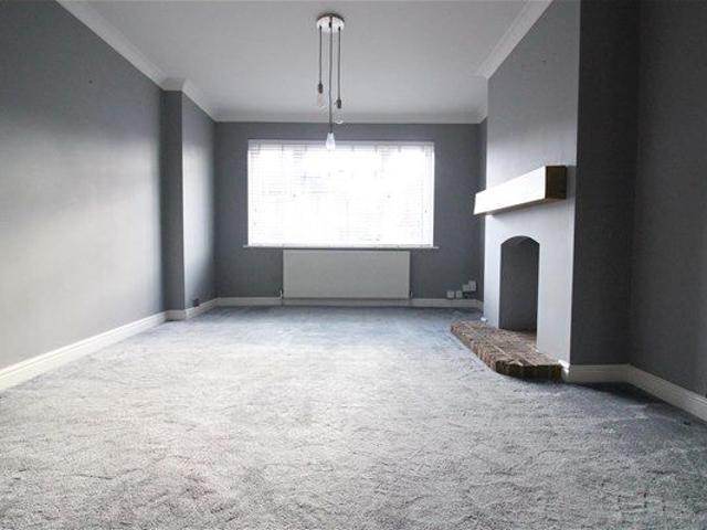 Apartment for rent in Charville, Greater London