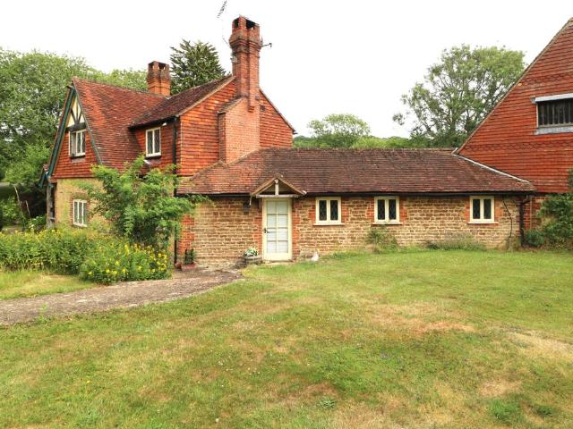 Apartment for rent in Pachesham Park, Surrey