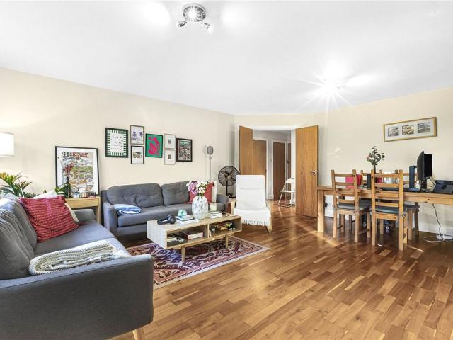 Apartment for rent in St Luke's, Greater London
