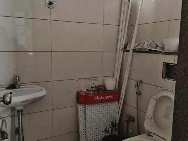 Commercial for rent in Ahmadabad, Gujarat