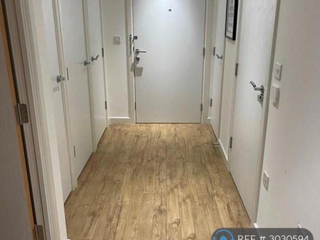 Apartment for rent in Greenland Place, Greater London