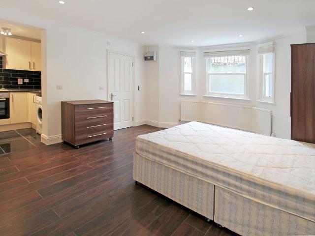 Studio for rent in Clapton, Lower Clapton