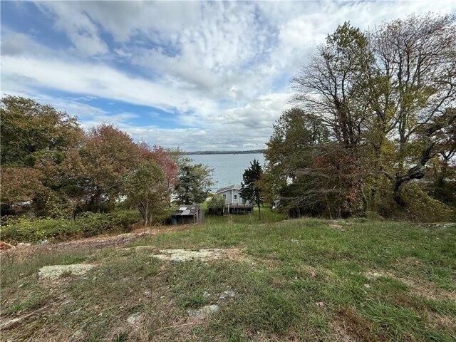 Land for sale in Portsmouth, Rhode Island