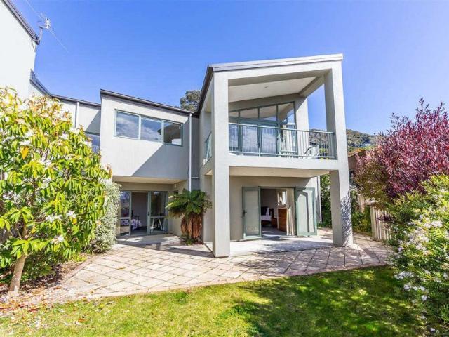 Apartment for rent in Governors Bay, Banks Peninsula Community