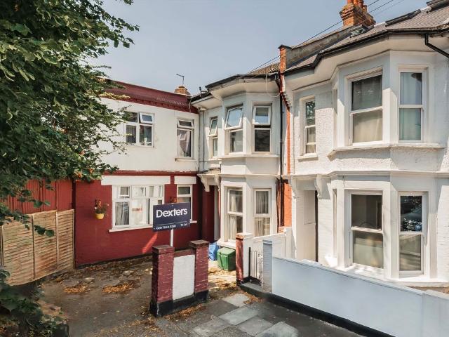 Apartment for rent in Dollis Hill, Greater London
