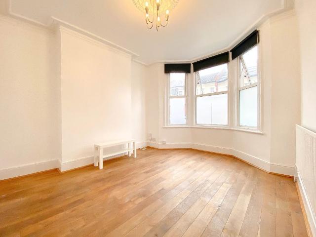 House for rent in Dollis Hill, Greater London