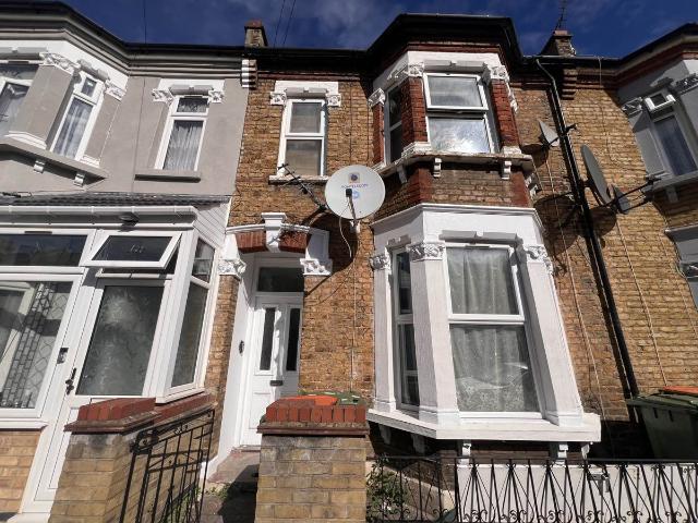 Apartment for rent in London Borough of Newham, Greater London