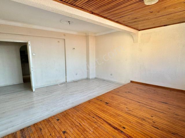 Konak, İzmir içerisinde satılık mülk