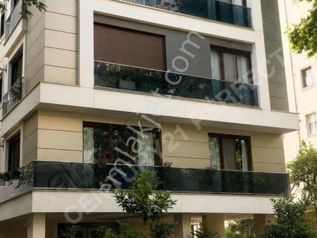 Kadiköy, İstanbul içerisinde kiralık mülk