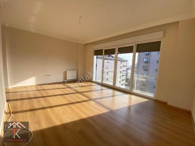 Kadiköy, İstanbul içerisinde kiralık mülk