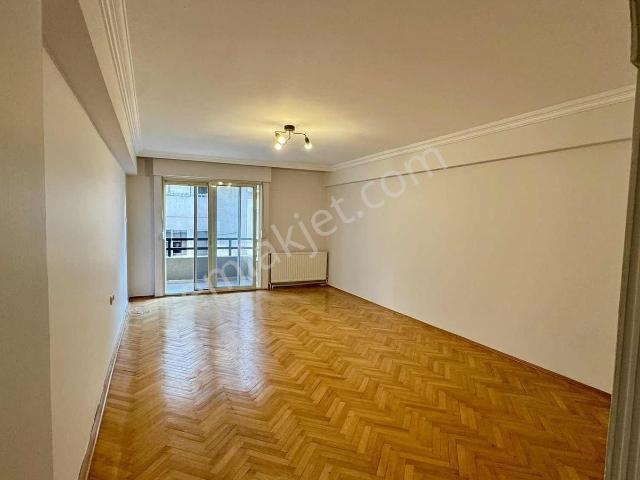 Küçükyalı, Konak içerisinde kiralık mülk