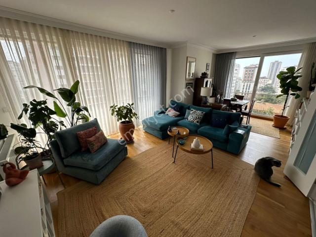 Kadiköy, İstanbul içerisinde satılık mülk