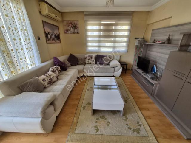 Karabağlar, İzmir içerisinde kiralık mülk