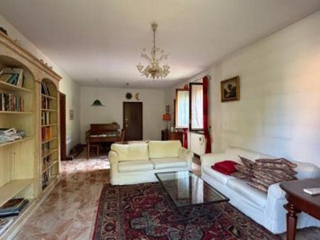 Appartamento in affitto a Lesmo, Lombardia