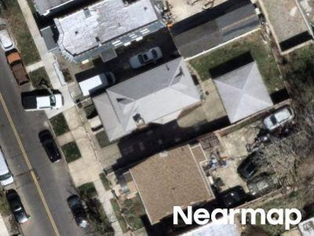 House for sale in The Bronx, Arverne