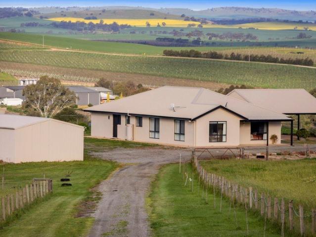 House for sale in Leasingham, South Australia