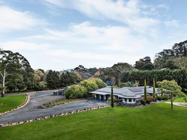 Cottage for sale in Camerons Creek, Victoria