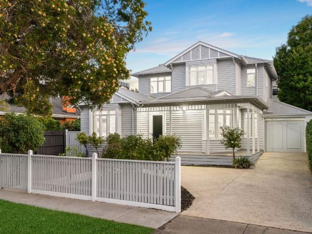 House for sale in Bentleigh