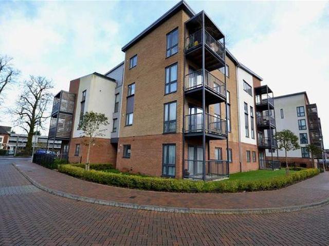 Apartment for rent in Elstree and Borehamwood, Borehamwood
