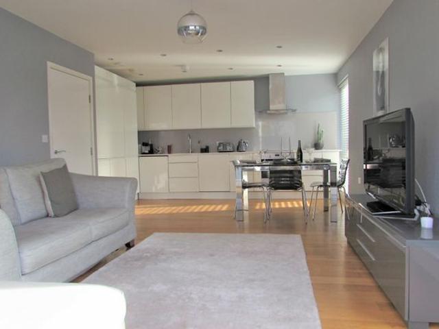 Apartment for rent in Elstree and Borehamwood, Borehamwood