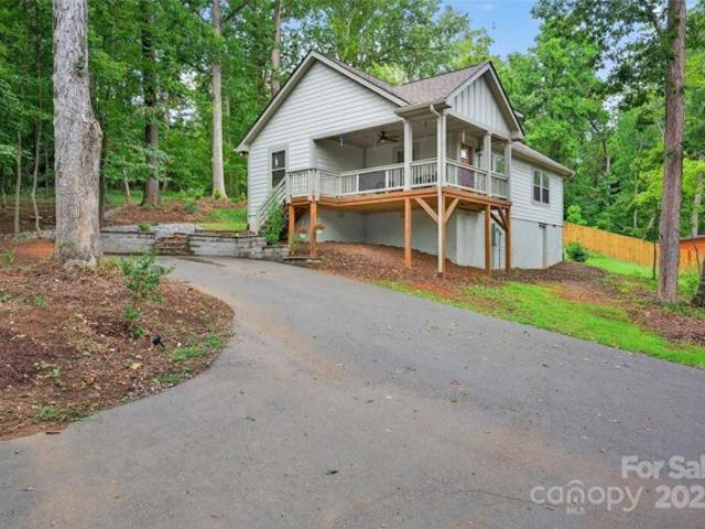 House for sale in Tryon