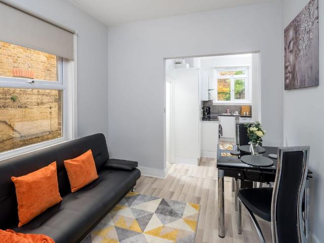 Apartment for rent in London Borough of Enfield, Greater London