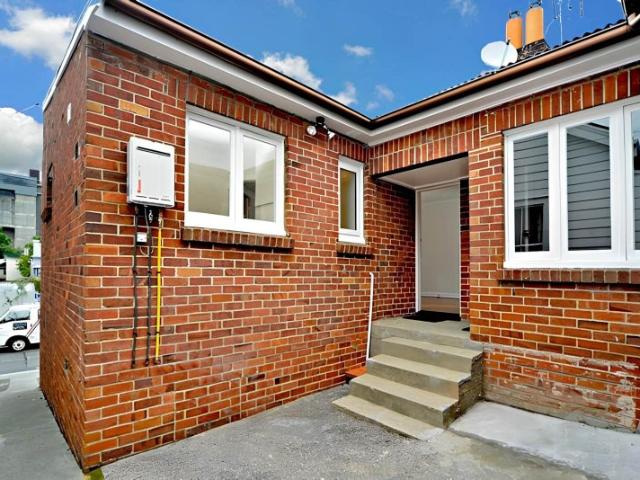 Apartment for rent in Newton, Auckland