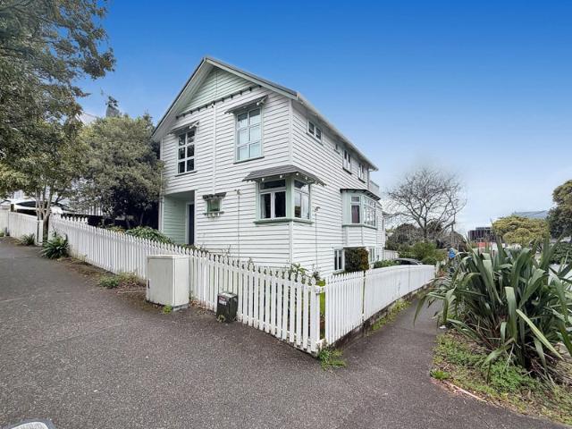Apartment for rent in Newton, Auckland