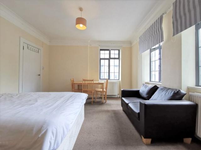 Apartment for rent in Chalk Farm, Greater London