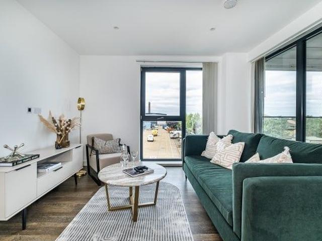 House for rent in London Borough of Croydon, Cat Hill