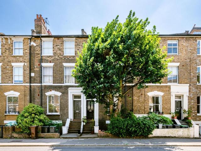 Apartment for rent in Shacklewell, Greater London
