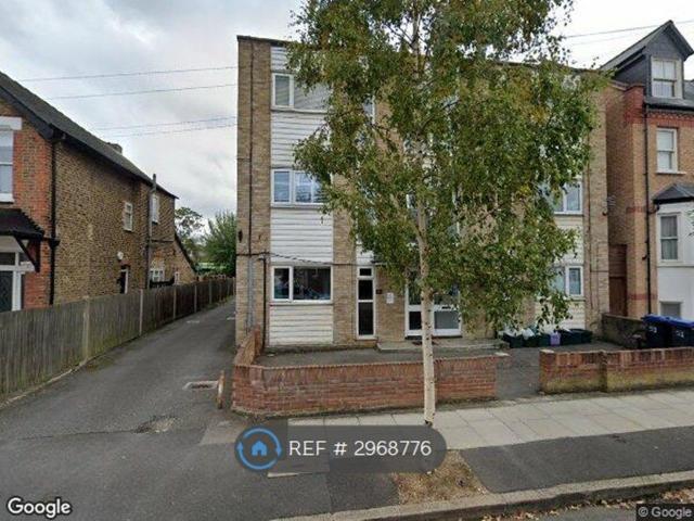 Apartment for rent in London Borough of Merton, Merton Park