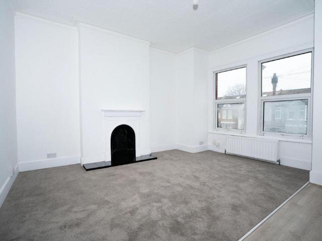 Apartment for rent in London Borough of Merton, Greater London