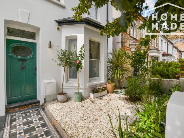 House for rent in London Borough of Merton, Merton Park