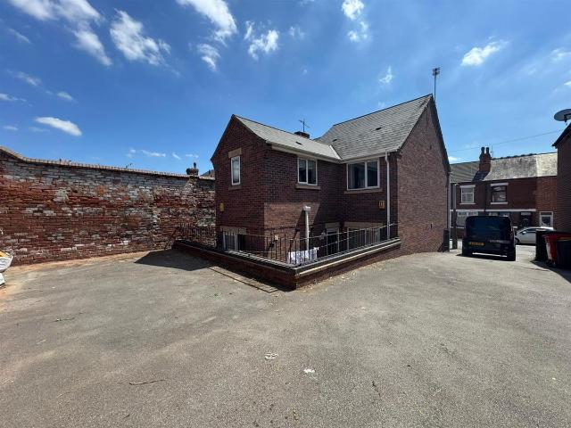 Apartment for rent in Caldermill, East Midlands