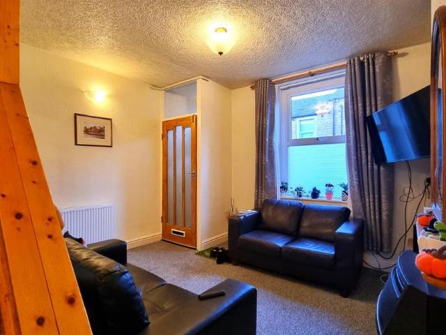 Apartment for rent in Greaves, Bare