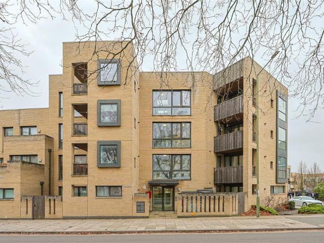 Apartment for rent in Colindale, Greater London