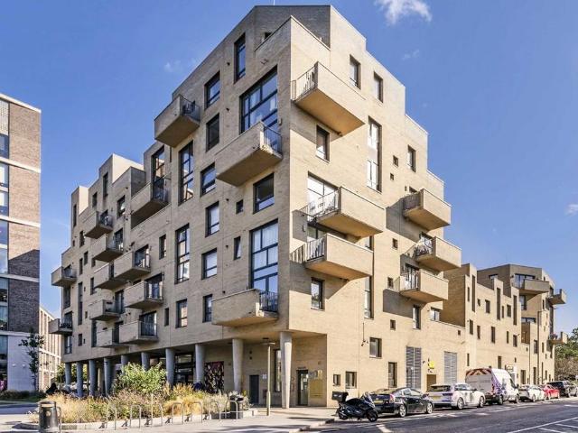 House for rent in Colindale, Greater London