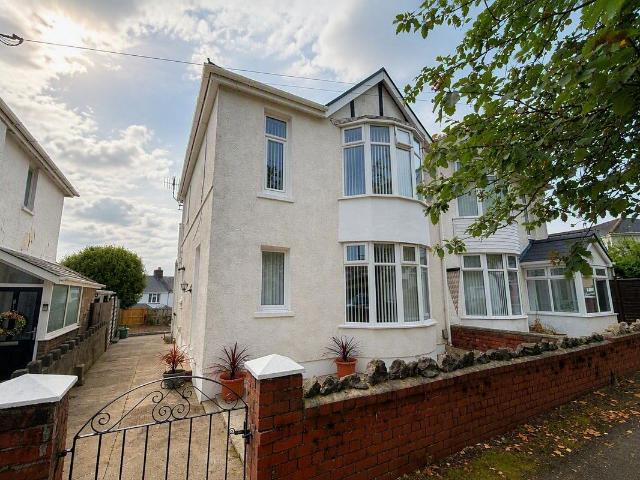 House for rent in Dyffryn Clydach, Neath Abbey