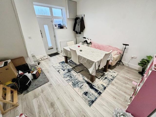 House for rent in Pontypridd, Wales